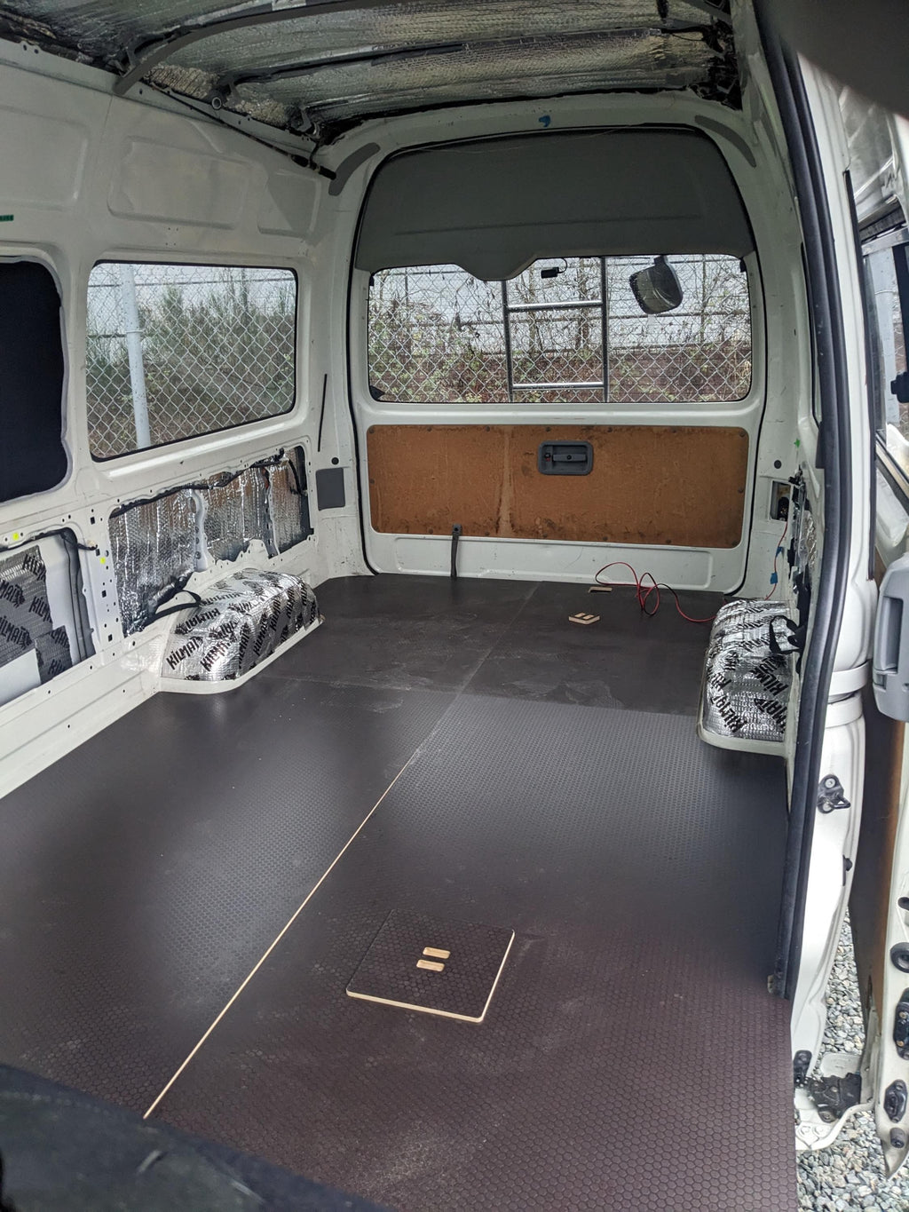 Toyota Hiace H200 - 2004-2019 - Regular body, Regular wheelbase - floor .dxf file for CNC