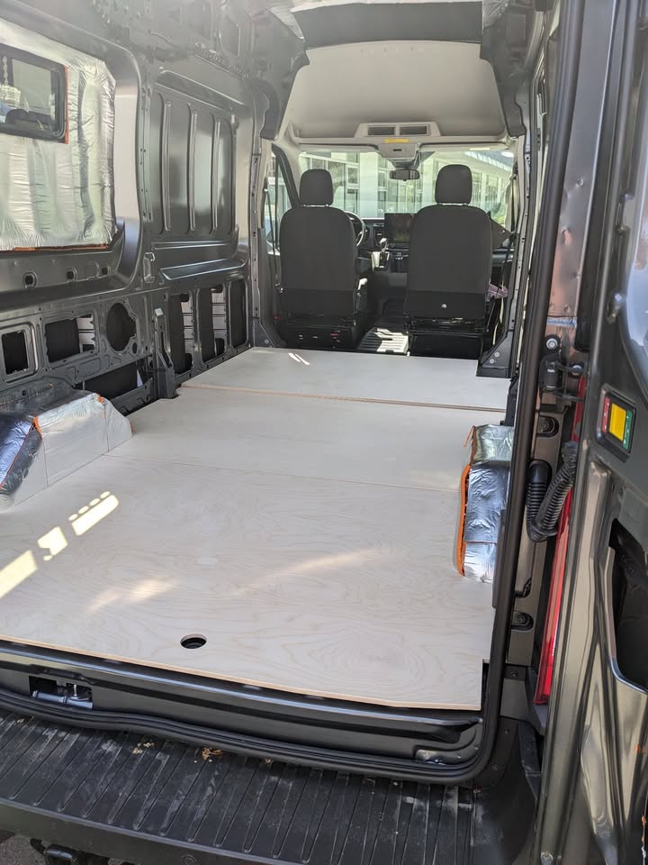 FORD TRANSIT 148 Flooring