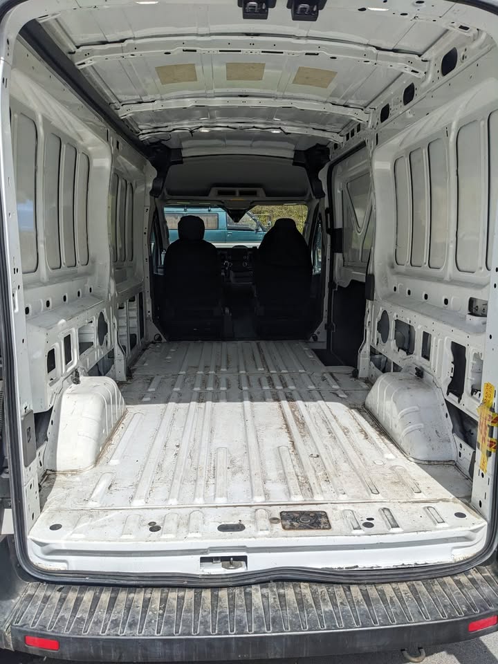 FORD TRANSIT 148 Flooring