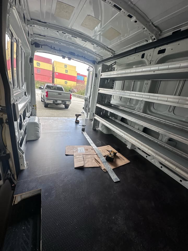 FORD TRANSIT 148 Flooring