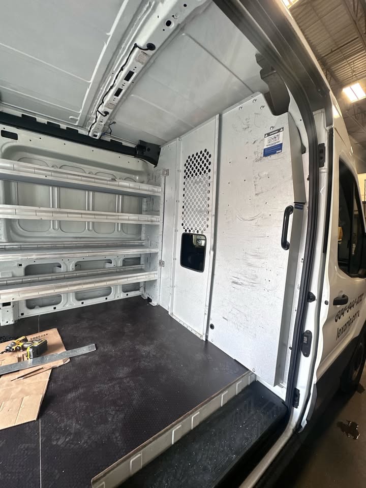 FORD TRANSIT 148 Flooring