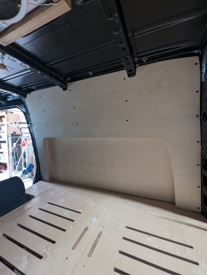 SPRINTER 144 - Bed and storage system