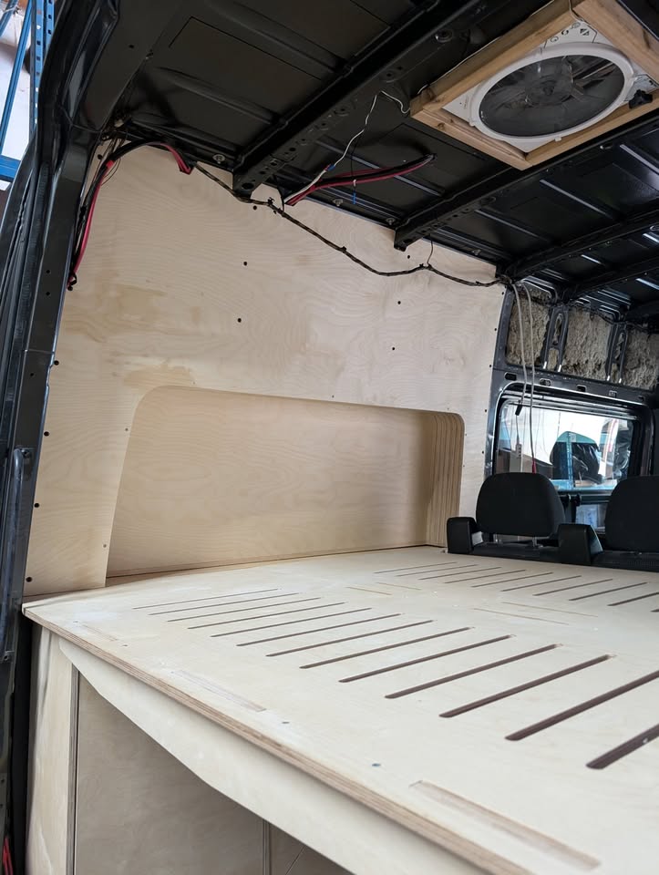 SPRINTER 144 - Bed and storage system