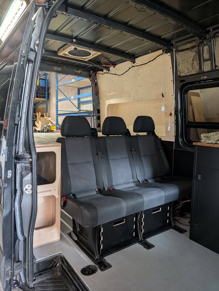SPRINTER 144 - Bed and storage system